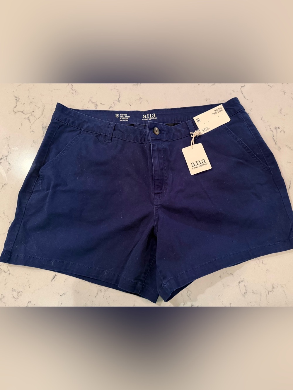NWT a.n.a. Mid-Rise Twill Shorts Women’s Size 18 Navy 5” Inse